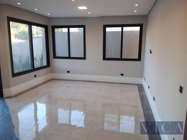 Casa para Venda em Santana de Parnaíba - 5