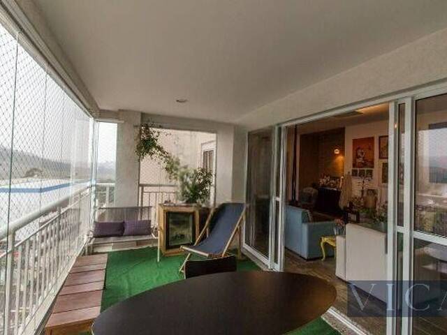 Apartamento para Venda em Santana de Parnaíba - 4