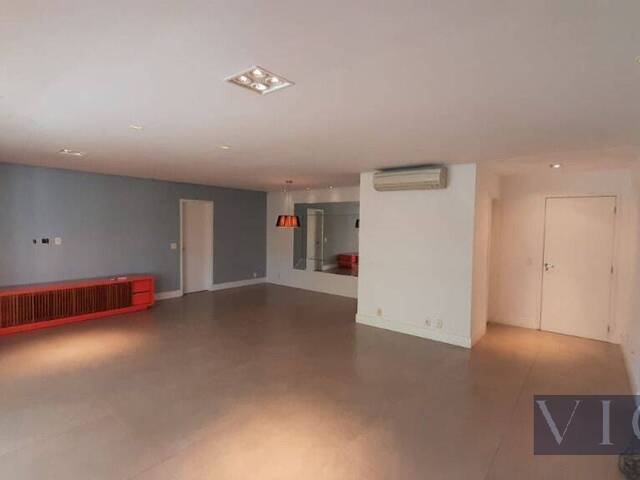 Apartamento para Venda em Santana de Parnaíba - 5