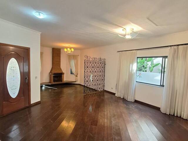 Casa para Locação em Santana de Parnaíba - 2
