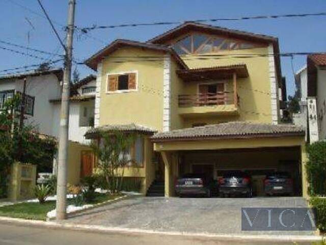 Casa para Venda em Santana de Parnaíba - 2