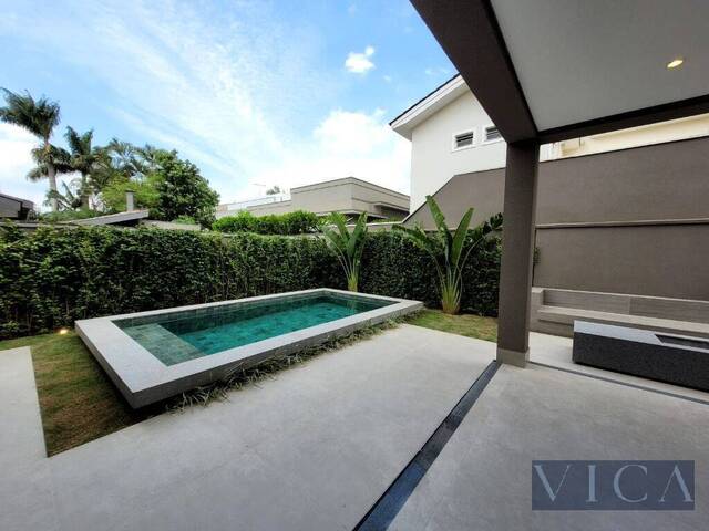 Casa para Venda em Santana de Parnaíba - 4
