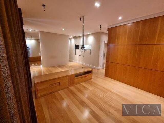 Apartamento para Venda em Santana de Parnaíba - 5