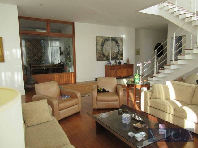 Casa para Venda em Santana de Parnaíba - 5