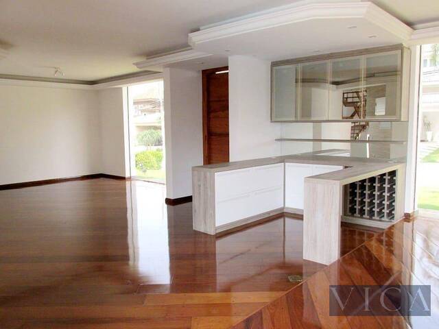 Casa para Venda em Santana de Parnaíba - 4