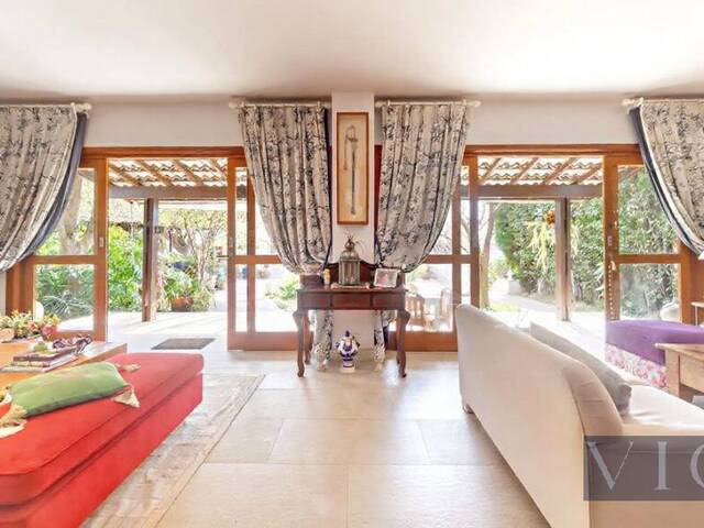 Casa para Venda em Santana de Parnaíba - 4