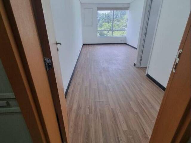 #1030SA - Sala para Venda em Santana de Parnaíba - SP