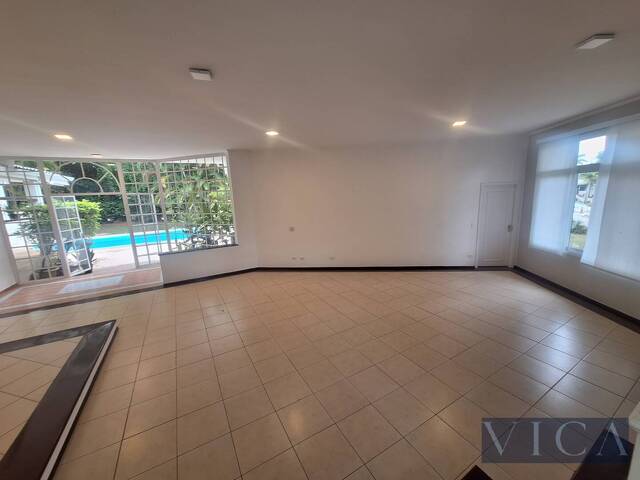 Casa para Venda em Santana de Parnaíba - 4