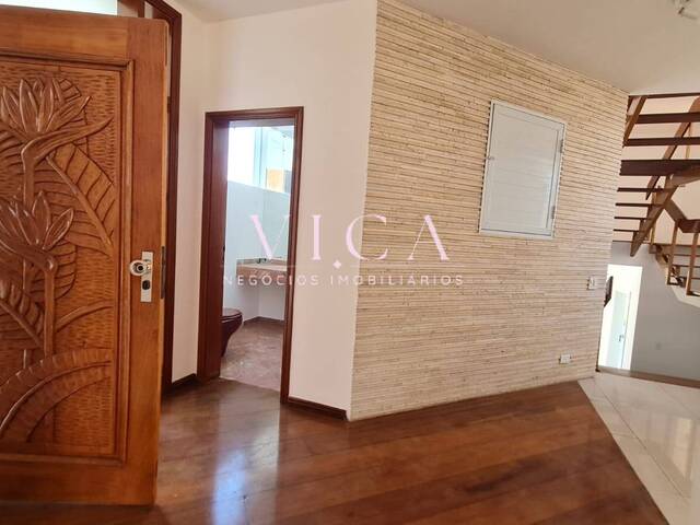 Casa para Venda em Santana de Parnaíba - 2