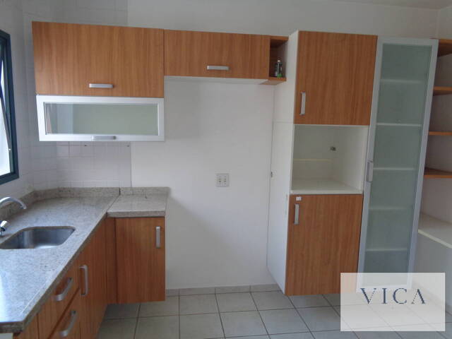 Casa para Venda em Santana de Parnaíba - 5