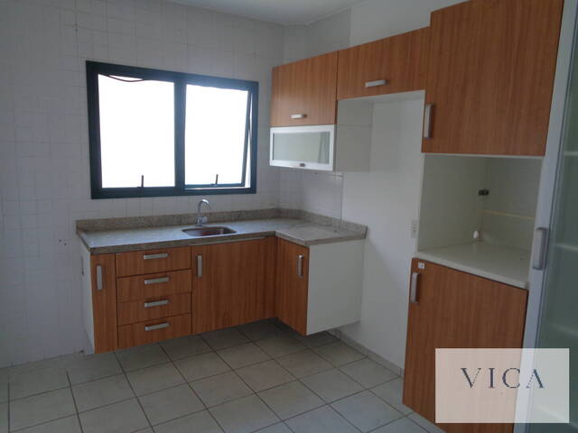 Casa para Venda em Santana de Parnaíba - 4