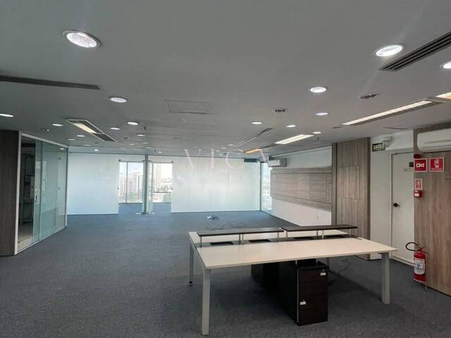 Sala para Venda em Barueri - 3